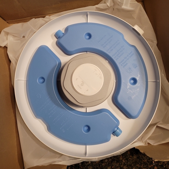 iPettie Donuts Frost 6 Meal Cordless Automatic Pet Feeder - Picture 10 of 12